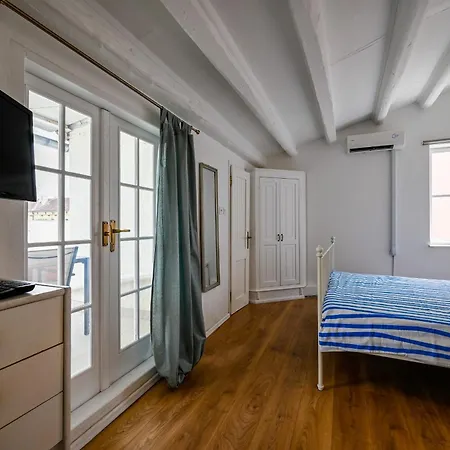 Laco Studio With Balcony Apartman