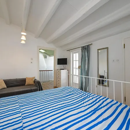 Laco Studio With Balcony Apartman